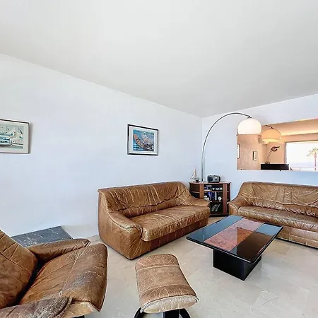 T3 Avec Climatisation Et Parking A La Ciotat